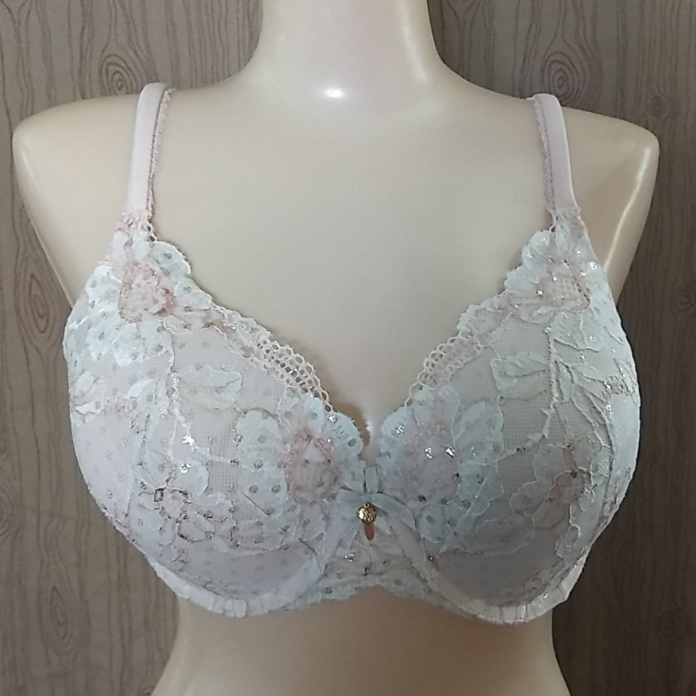 36D Victoria's Secret Blush Pink & Gold Lace Bra